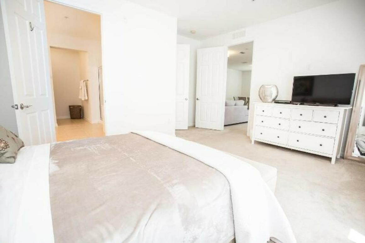 Modern Vacation Apartment With A Lake View At Vista Cay Resort Vc4816 オーランド エクステリア 写真